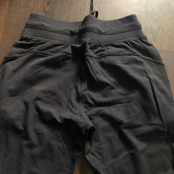 lululemon joggers - Picture 3 of 3